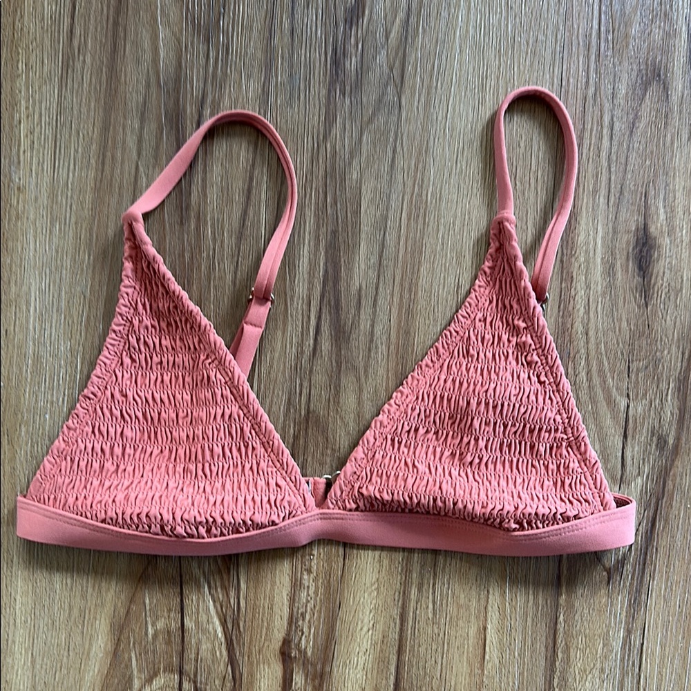 Carve Designs Textured Triangle Swim Top: size small